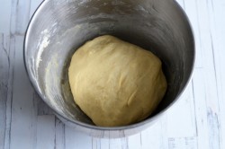 Булочки с колбасой из дрожжевого теста - шаг 7 Булочки с колбасой из дрожжевого теста - шаг 7