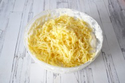 Домашний хлеб с сыром в духовке - шаг 11