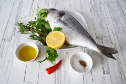 Дорада с  лимоном и травами в фольге - шаг 1