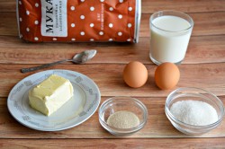 Дрожжевое тесто для пирогов на сухих дрожжах - шаг 1 Дрожжевое тесто для пирогов на сухих дрожжах - шаг 1