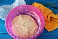 Дрожжевой пирог с черникой - шаг 4