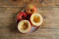 Фаршированные яблоки в духовке - шаг 5 Фаршированные яблоки в духовке - шаг 5