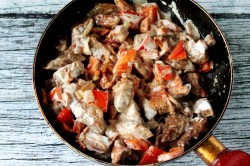 Гуляш из печени с подливкой - шаг 8