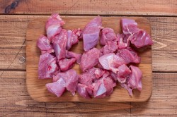 Индейка на сковороде сочная и мягкая - шаг 2