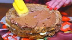 Киевский торт с шоколадно-ореховой начинкой - шаг 13