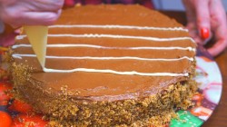 Киевский торт с шоколадно-ореховой начинкой - шаг 15