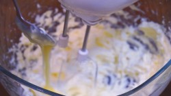 Киевский торт с шоколадно-ореховой начинкой - шаг 9