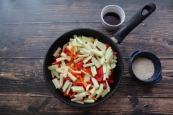 Удон с курицей и овощами - шаг 9