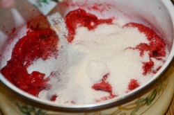 Малина с сахаром с варкой на зиму - шаг 4 Малина с сахаром с варкой на зиму - шаг 4