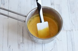 Простой быстрый медовик без раскатывания коржей - шаг 3