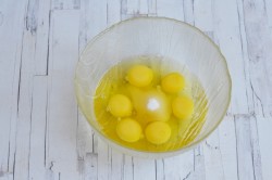 Простой быстрый медовик без раскатывания коржей - шаг 4