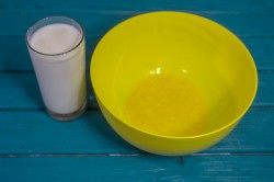 Мокрый манник на кефире - шаг 3 Мокрый манник на кефире - шаг 3