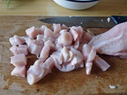 Мраморный рулет из курицы новогодний - шаг 2 Мраморный рулет из курицы новогодний - шаг 2