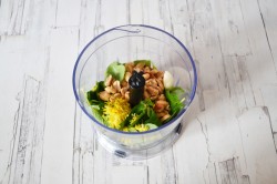 Мятно-базиликовый соус к мясу - шаг 2