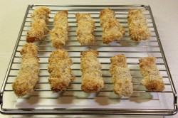 Наггетсы Рыбные в духовке - шаг 7