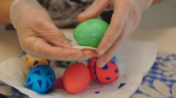 Пасхальные яйца с аппликацией - шаг 7