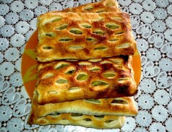 Пирожки из готового слоеного теста в духовке - шаг 6
