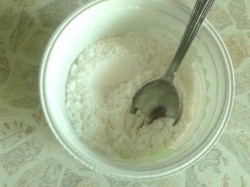 Простая сахарная глазурь для пряников - шаг 1