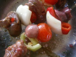 Шашлык из куриной печени на мангале - шаг 7