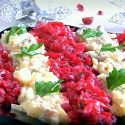 Салат из свеклы и селедки Рождество