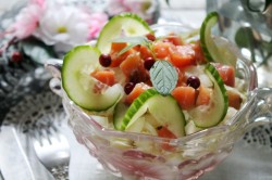 Простой салат с горбушей картофелем огурцом и майонезом - шаг 11 Простой салат с горбушей картофелем огурцом и майонезом - шаг 11