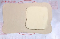 Слоеное бездрожжевое тесто в домашних условиях и 15 похожих рецептов: видео, фото, калорийность, отзывы - шаг 8 Слоеное бездрожжевое тесто в домашних условиях и 15 похожих рецептов: видео, фото, калорийность, отзывы - шаг 8