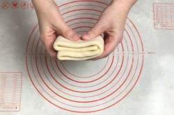 Слоеное бездрожжевое тесто в домашних условиях и 15 похожих рецептов: видео, фото, калорийность, отзывы - шаг 14 Слоеное бездрожжевое тесто в домашних условиях и 15 похожих рецептов: видео, фото, калорийность, отзывы - шаг 14