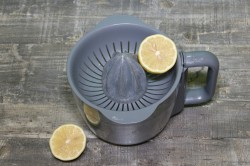 Соус для греческого салата в домашних условиях - шаг 1