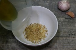 Соус для греческого салата в домашних условиях - шаг 5