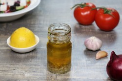 Соус для греческого салата в домашних условиях - шаг 6