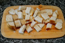 Сухарики в микроволновке из хлеба - шаг 2