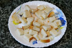 Сухарики в микроволновке из хлеба - шаг 3