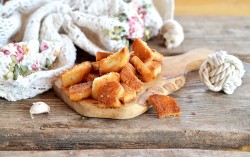 Сухарики в микроволновке из хлеба - шаг 8