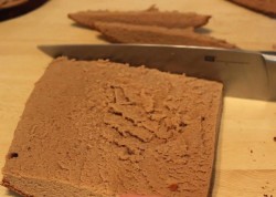 Торт Подарок шоколадный бисквит из мастики - шаг 11