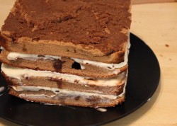 Торт Подарок шоколадный бисквит из мастики - шаг 12