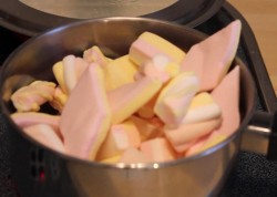 Торт Подарок шоколадный бисквит из мастики - шаг 13