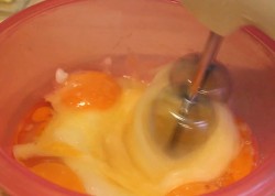 Торт Подарок шоколадный бисквит из мастики - шаг 2