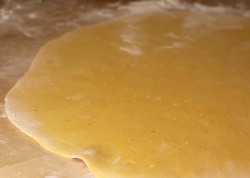 Торт Подарок шоколадный бисквит из мастики - шаг 23