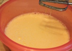 Торт Подарок шоколадный бисквит из мастики - шаг 3