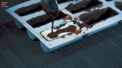 Творожные сырки покрытые шоколадной глазурью - шаг 17