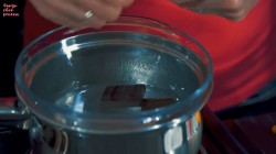 Творожные сырки покрытые шоколадной глазурью - шаг 2