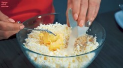 Творожные сырки покрытые шоколадной глазурью - шаг 8