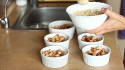 Десерт Яблочный крамбл - шаг 5