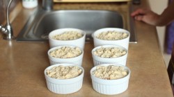 Десерт Яблочный крамбл - шаг 6