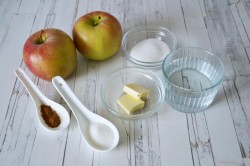 Запеченные яблоки с корицей в духовке - шаг 1