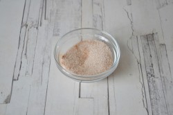 Запеченные яблоки с корицей в духовке - шаг 2