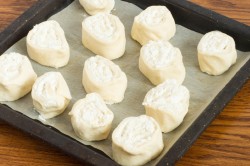 Завитушки в сметанной заливке - шаг 10 Завитушки в сметанной заливке - шаг 10