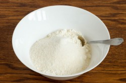 Завитушки в сметанной заливке - шаг 3 Завитушки в сметанной заливке - шаг 3