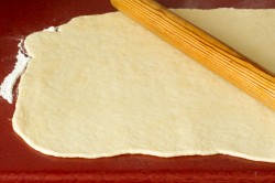 Завитушки в сметанной заливке - шаг 7 Завитушки в сметанной заливке - шаг 7