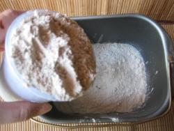 Зерновой хлеб из ржаной и пшеничной муки - шаг 7 Зерновой хлеб из ржаной и пшеничной муки - шаг 7